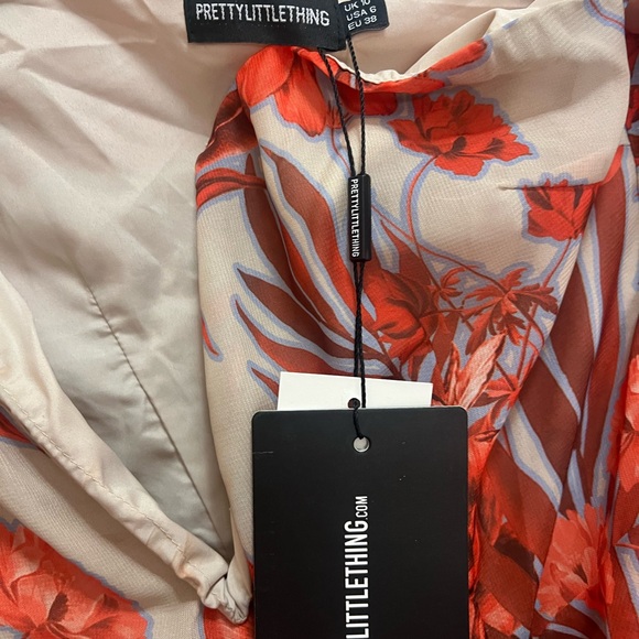 PrettyLittleThing Orange V neck Puff shoulder dress - Picture 2 of 3